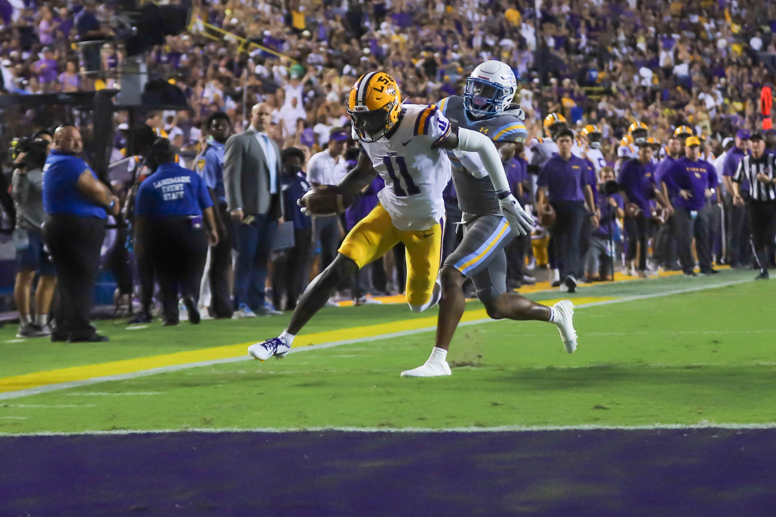 The LSU Tigers Use Record Breaking First Quarter Performance To Run Past The Southern Jaguars 65-17