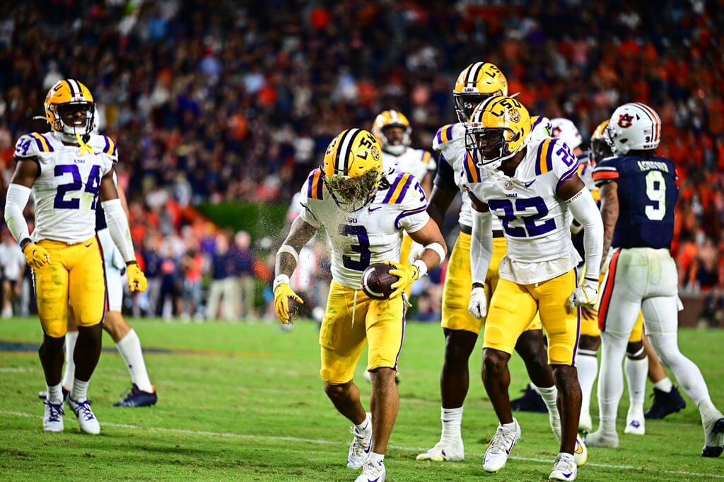 LSU Claws Its Way Back And Overcomes 17 Point Deficit Against Auburn In Tiger Bowl