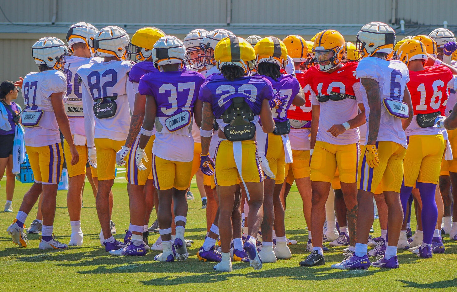 LSU Fall Practice #8 Report: Other Wide Receivers Step Up, Kaleb Jackson Shows Off Power, & More