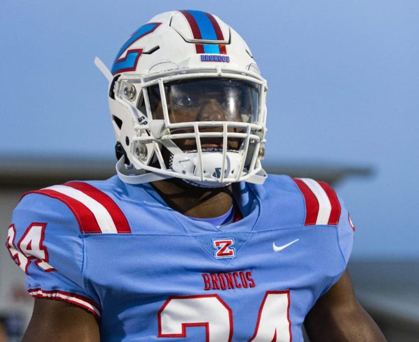 Zachary LB Dylan Shelmire Soaks It All In as a Student of the Game