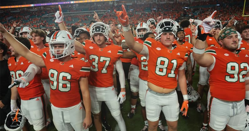 Miami Stuns Notre Dame 27–24 in Season-Opening Thriller